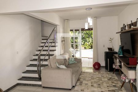 Sala de casa de condomínio para alugar com 3 quartos, 300m² em Itapuã, Salvador