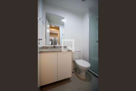 Banheiro de apartamento à venda com 1 quarto, 31m² em Pinheiros, São Paulo