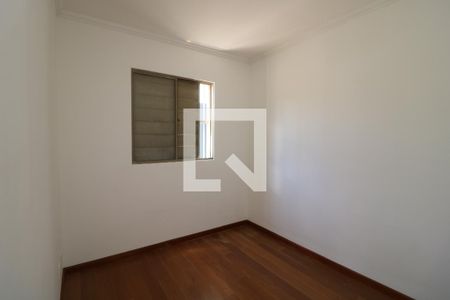 Quarto de apartamento para alugar com 2 quartos, 45m² em Jd S Teresinha, São Paulo