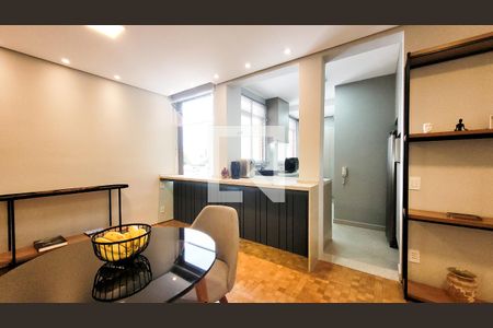 Sala de apartamento para alugar com 2 quartos, 76m² em Vila Itapura, Campinas