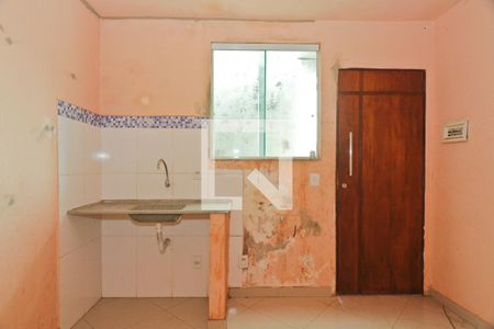 Cozinha de casa para alugar com 1 quarto, 35m² em Jardim Monte Alegre, São Paulo