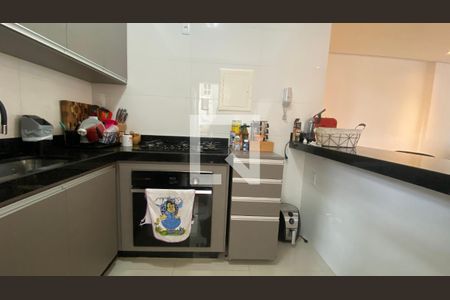 Cozinha de apartamento à venda com 3 quartos, 76m² em Estoril, Belo Horizonte