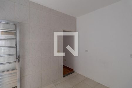 Cozinha de casa para alugar com 1 quarto, 28m² em Vila Lourdes, São Paulo