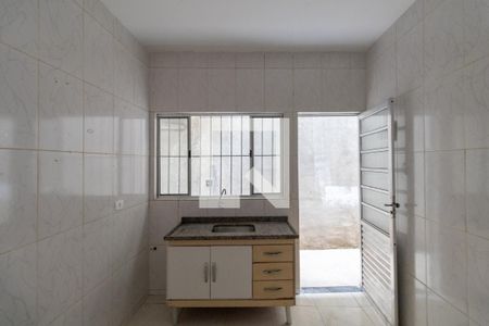 Cozinha de casa para alugar com 1 quarto, 28m² em Vila Lourdes, São Paulo