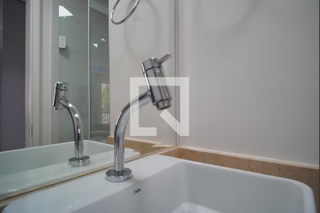 Banheiro Corredor - Torneira de apartamento à venda com 2 quartos, 72m² em Jardim Itu, Porto Alegre