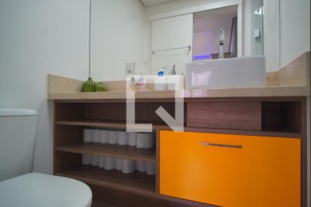 Banheiro Corredor de apartamento à venda com 2 quartos, 72m² em Jardim Itu, Porto Alegre