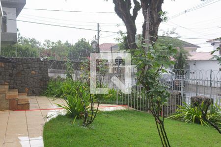 Casa à venda com 540m², 3 quartos e 6 vagas Casa à venda com 540m², 3 quartos e 6 vagasÁrea externa