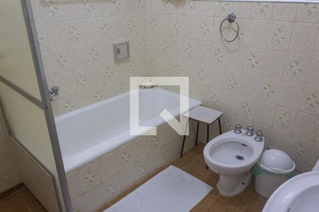 Casa à venda com 540m², 3 quartos e 6 vagas Casa à venda com 540m², 3 quartos e 6 vagasBanheiro 2