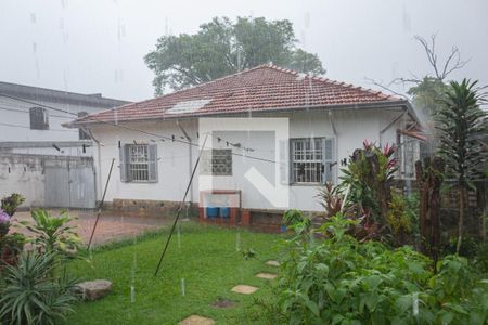 Casa à venda com 540m², 3 quartos e 6 vagas Casa à venda com 540m², 3 quartos e 6 vagasÁrea externa