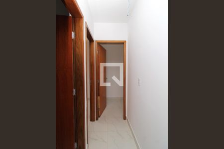 Corredor - Quartos de apartamento para alugar com 2 quartos, 45m² em Vila Mazzei, São Paulo