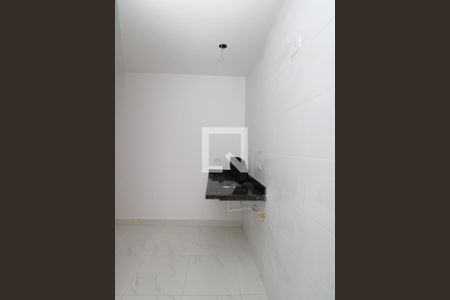 Cozinha de apartamento para alugar com 2 quartos, 45m² em Vila Mazzei, São Paulo