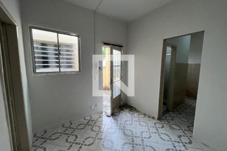 Sala de apartamento para alugar com 1 quarto, 30m² em Jardim Guanabara, Rio de Janeiro