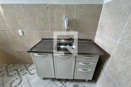 Cozinha de apartamento para alugar com 1 quarto, 30m² em Jardim Guanabara, Rio de Janeiro