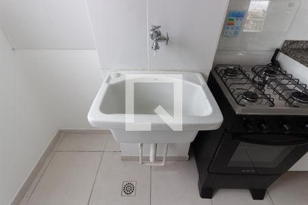 Cozinha e Área de Serviço de apartamento à venda com 2 quartos, 38m² em Itaquera, São Paulo