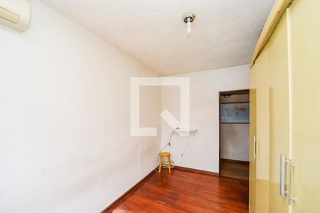 Quarto 1 de apartamento para alugar com 2 quartos, 57m² em Jardim Itu, Porto Alegre