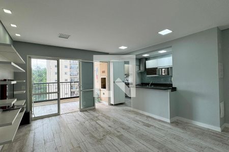 Sala de apartamento para alugar com 2 quartos, 76m² em Jardim Tupanci, Barueri