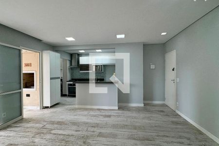 Sala de apartamento para alugar com 2 quartos, 76m² em Jardim Tupanci, Barueri