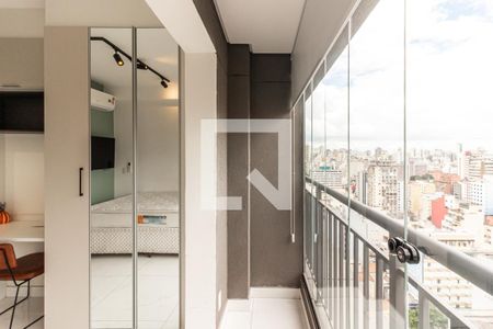 Varanda de kitnet/studio para alugar com 1 quarto, 22m² em República, São Paulo