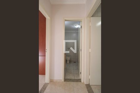 Corredor de apartamento à venda com 1 quarto, 50m² em Centro, Campinas