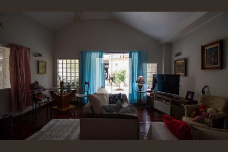 Sala de casa à venda com 4 quartos, 472m² em Vargem Pequena, Rio de Janeiro