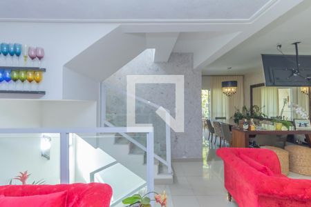 Sala de casa de condomínio à venda com 5 quartos, 225m² em Vila Madeira, Nova Lima