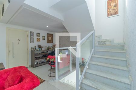 Sala de casa de condomínio à venda com 5 quartos, 225m² em Vila Madeira, Nova Lima