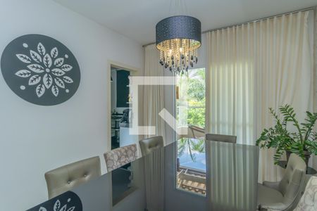 Sala de casa de condomínio à venda com 5 quartos, 225m² em Vila Madeira, Nova Lima