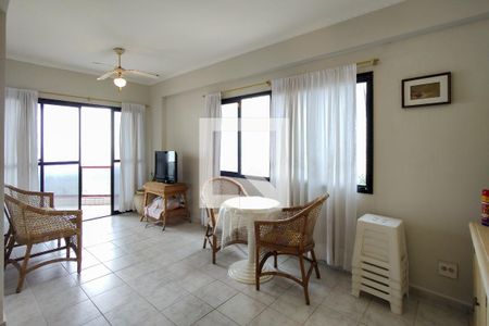 Sala de casa de condomínio para alugar com 2 quartos, 86m² em Canto do Forte, Praia Grande