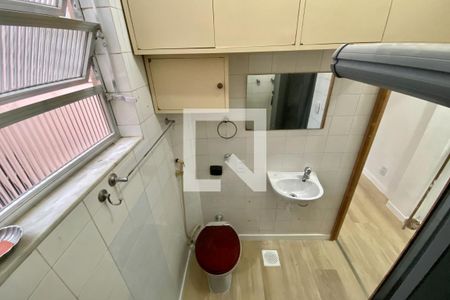 Banheiro de apartamento para alugar com 1 quarto, 22m² em Catete, Rio de Janeiro