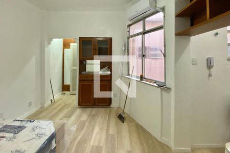 Sala/Quarto de apartamento para alugar com 1 quarto, 22m² em Catete, Rio de Janeiro