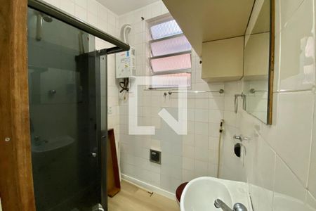 Banheiro de apartamento para alugar com 1 quarto, 22m² em Catete, Rio de Janeiro