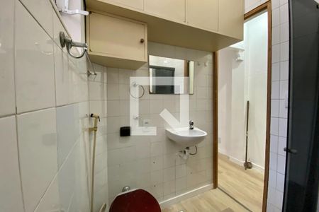 Banheiro de apartamento para alugar com 1 quarto, 22m² em Catete, Rio de Janeiro