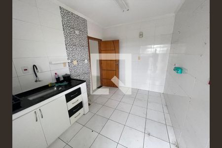 Cozinha de apartamento para alugar com 2 quartos, 70m² em Parque Sao Vicente, São Vicente