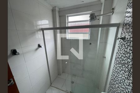 Banheiro de apartamento para alugar com 2 quartos, 70m² em Parque Sao Vicente, São Vicente