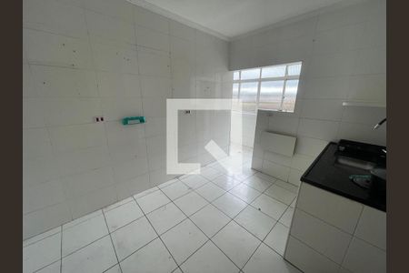 Cozinha de apartamento para alugar com 2 quartos, 70m² em Parque Sao Vicente, São Vicente