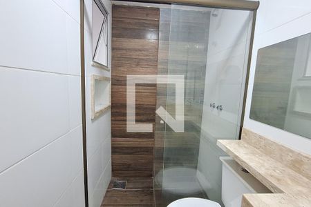 Banheiro de apartamento para alugar com 2 quartos, 55m² em Jardim Primavera, Duque de Caxias