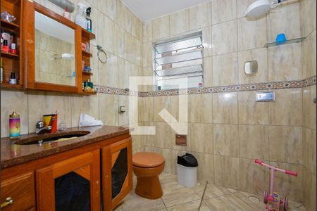 Casa à venda com 193m², 4 quartos e 3 vagas Casa à venda com 193m², 4 quartos e 3 vagasBanheiro Social 1