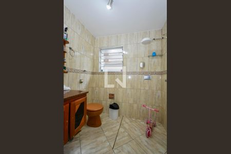 Casa à venda com 193m², 4 quartos e 3 vagas Casa à venda com 193m², 4 quartos e 3 vagasBanheiro Social 1