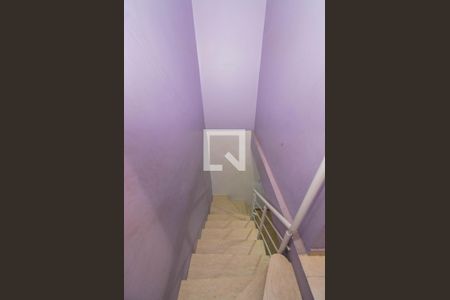 Casa à venda com 193m², 4 quartos e 3 vagas Casa à venda com 193m², 4 quartos e 3 vagasEscada Quartos/Sala