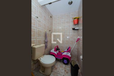 Casa à venda com 193m², 4 quartos e 3 vagas Casa à venda com 193m², 4 quartos e 3 vagasBanheiro Social 2