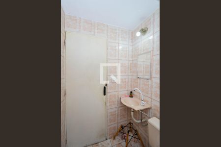 Casa à venda com 193m², 4 quartos e 3 vagas Casa à venda com 193m², 4 quartos e 3 vagasBanheiro Social 2