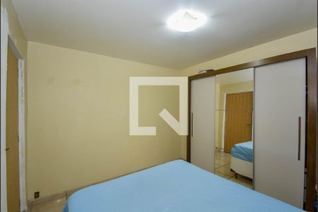 Casa à venda com 193m², 4 quartos e 3 vagas Casa à venda com 193m², 4 quartos e 3 vagasQuarto 4
