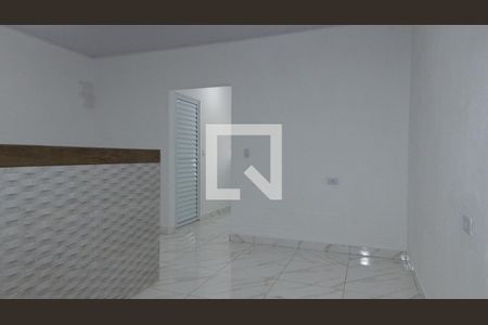 Sala de casa para alugar com 2 quartos, 56m² em Fazenda da Juta, São Paulo