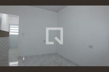 Sala de casa para alugar com 2 quartos, 56m² em Fazenda da Juta, São Paulo