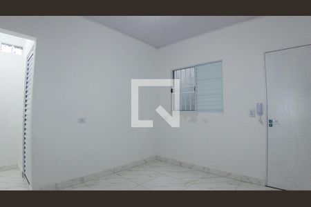 Sala de casa para alugar com 2 quartos, 56m² em Fazenda da Juta, São Paulo