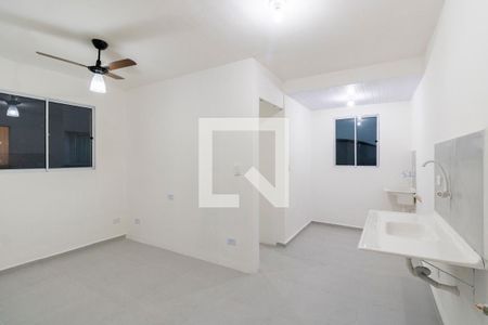 Sala/Cozinha de apartamento para alugar com 2 quartos, 39m² em Jardim dos Passaros, Guarujá