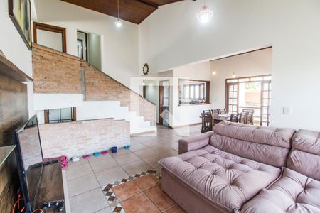 Sala  de casa para alugar com 3 quartos, 734m² em Outeiro de São Fernando, Barueri