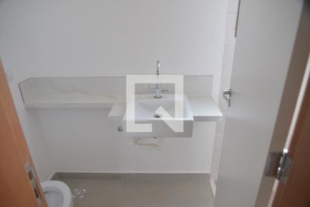 Banheiro Quarto 2 de apartamento para alugar com 2 quartos, 50m² em Vila Alpina, Santo André