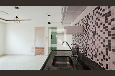 Cozinha de apartamento para alugar com 2 quartos, 34m² em Jurubatuba, São Paulo