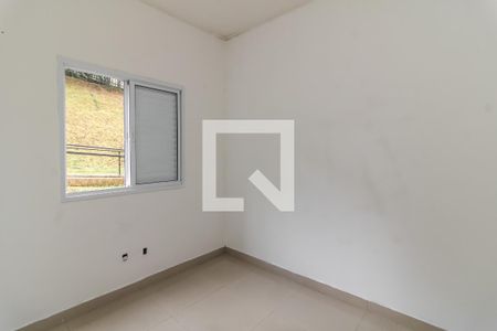 Quarto 2 de apartamento para alugar com 2 quartos, 44m² em Vila Carmosina, São Paulo